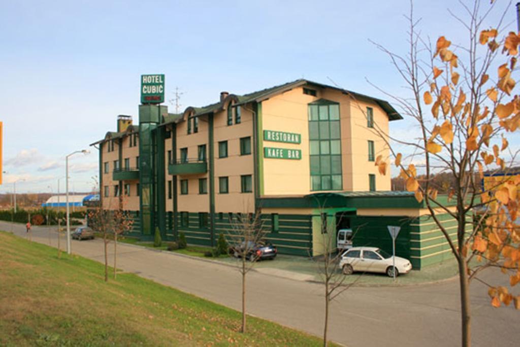 Hotel Cubic Laktaši Exteriér fotografie
